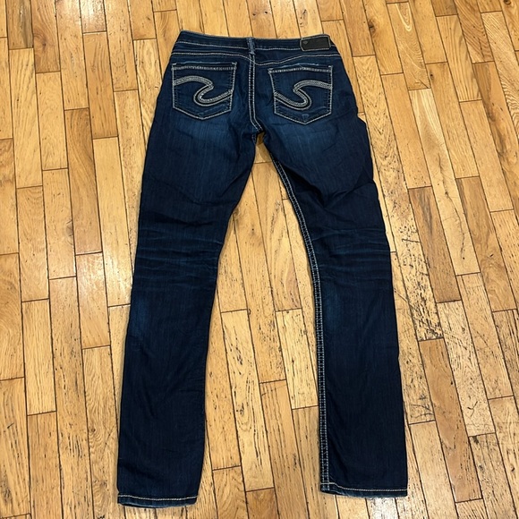 SILVER JEANS Berkley low-rise straight leg. Size: W29xL34. EUC. - Picture 9 of 10